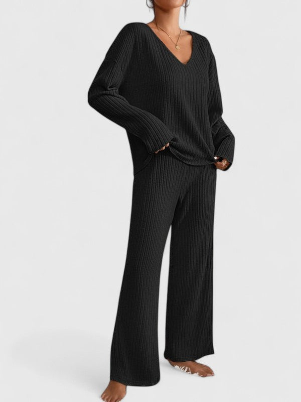 Angeline™ Comfortable Set | V-Neck Sweater and Wide-Leg Ribbed Pants
