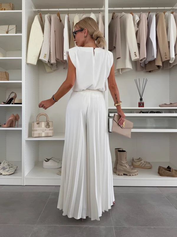 Evelyn™ Elegant 2-Piece Set | Flowing Top and Pleated Trousers