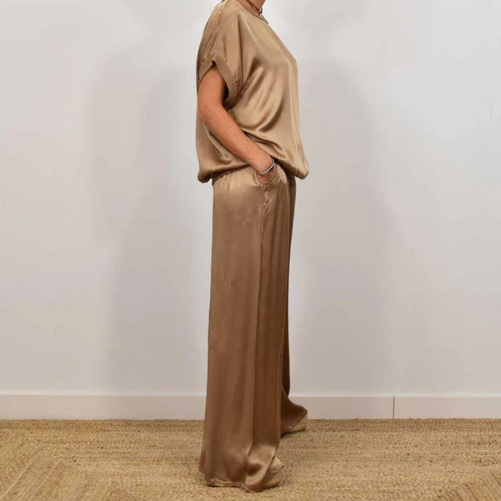 Rita™ Elegant Two-Piece Set | Flowing Blouse and Wide-Leg Pants